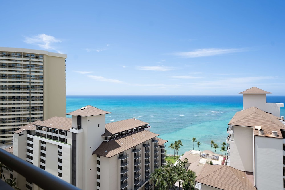 Premium Suite, 1 Bedroom, Ocean View, Corner (Balcony) - Photo 1