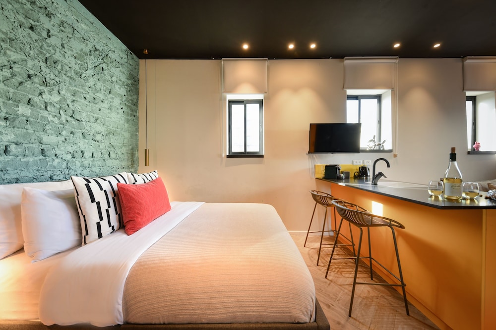 Suite with Terrace - Photo 3