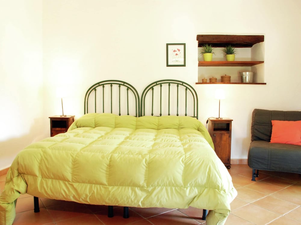 Villa photo 2