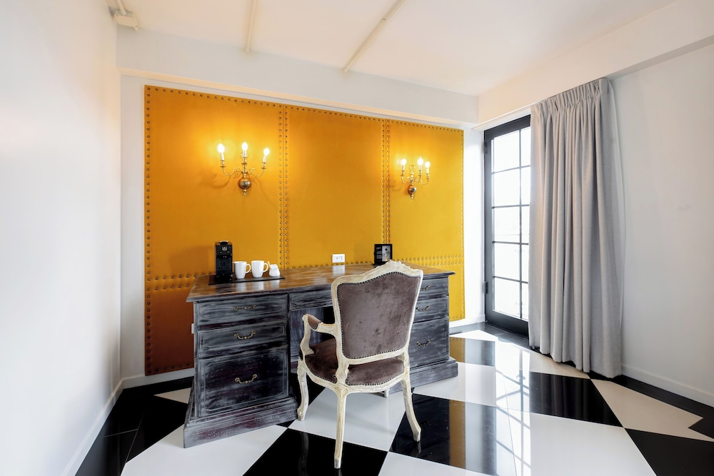 Signature Room, 1 Queen Bed (El Caballero Elegante), photo 6