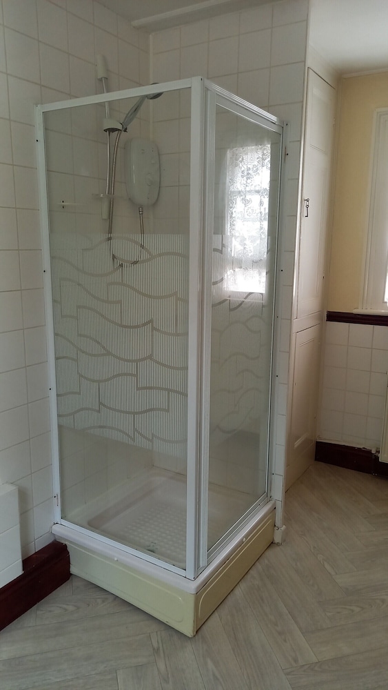 Standard Quadruple Room, Shared Bathroom photo 2