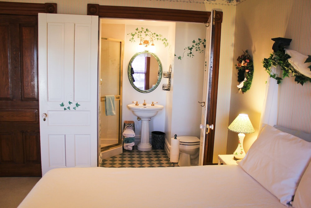 Miss Alicia's Room photo 3