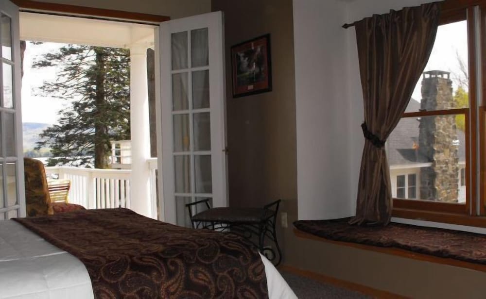 Townhome, 2 Bedrooms, Lake View photo 3