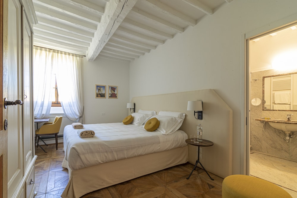 Classic Room - Photo 5