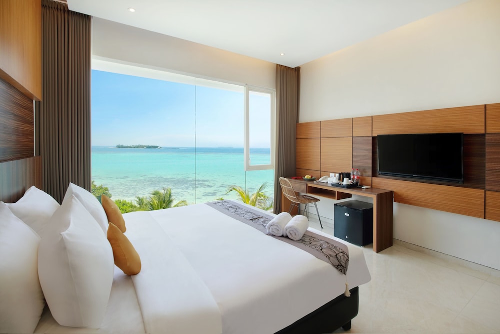 Deluxe Suite, Sea View photo 3