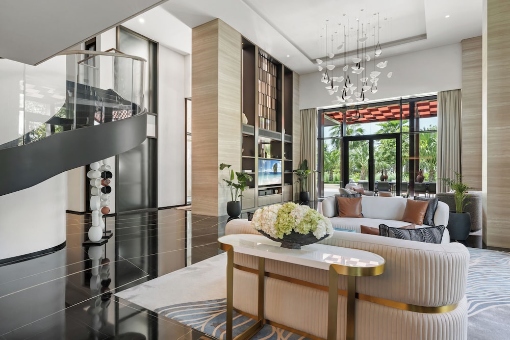 Villa, Multiple Beds