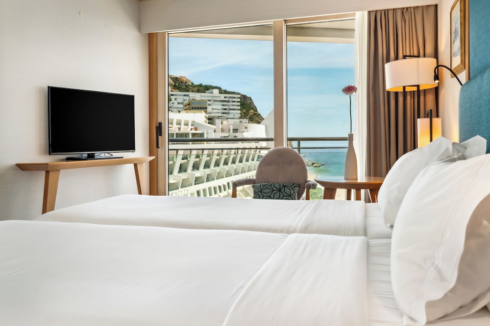 Deluxe Room, Ocean View - Photo 3