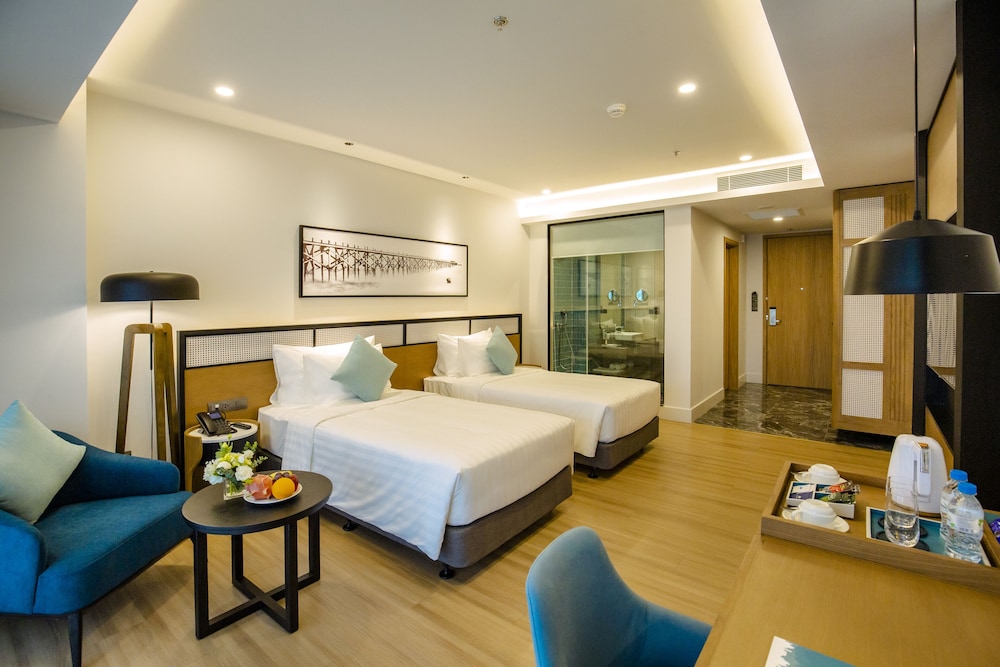 Deluxe Twin Room, City View - Photo 2