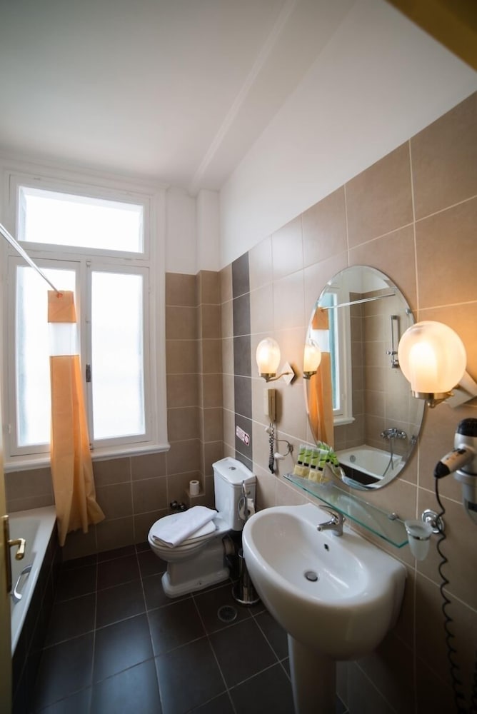Standard Room - Photo 4