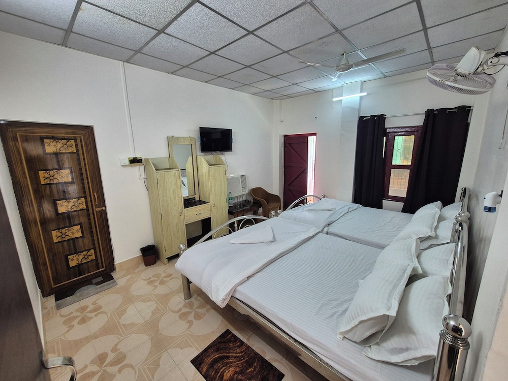 Deluxe Quadruple Room, Garden View