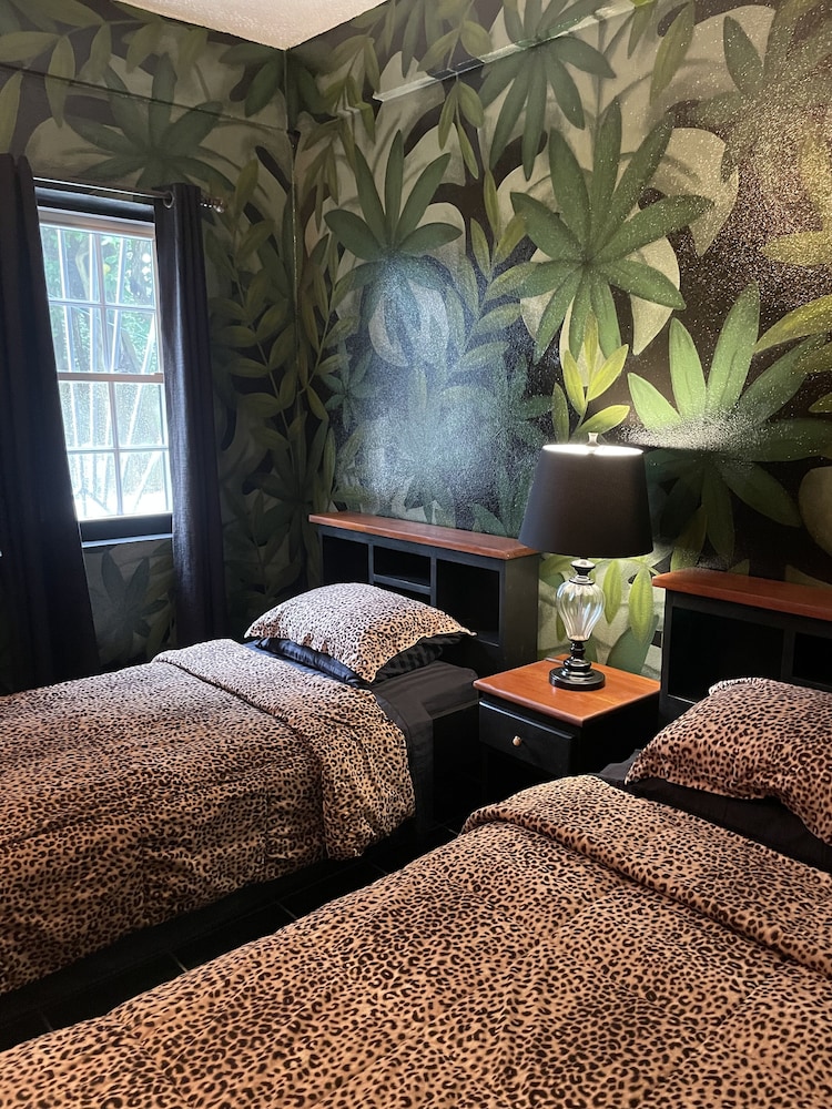Tropical Bird Room