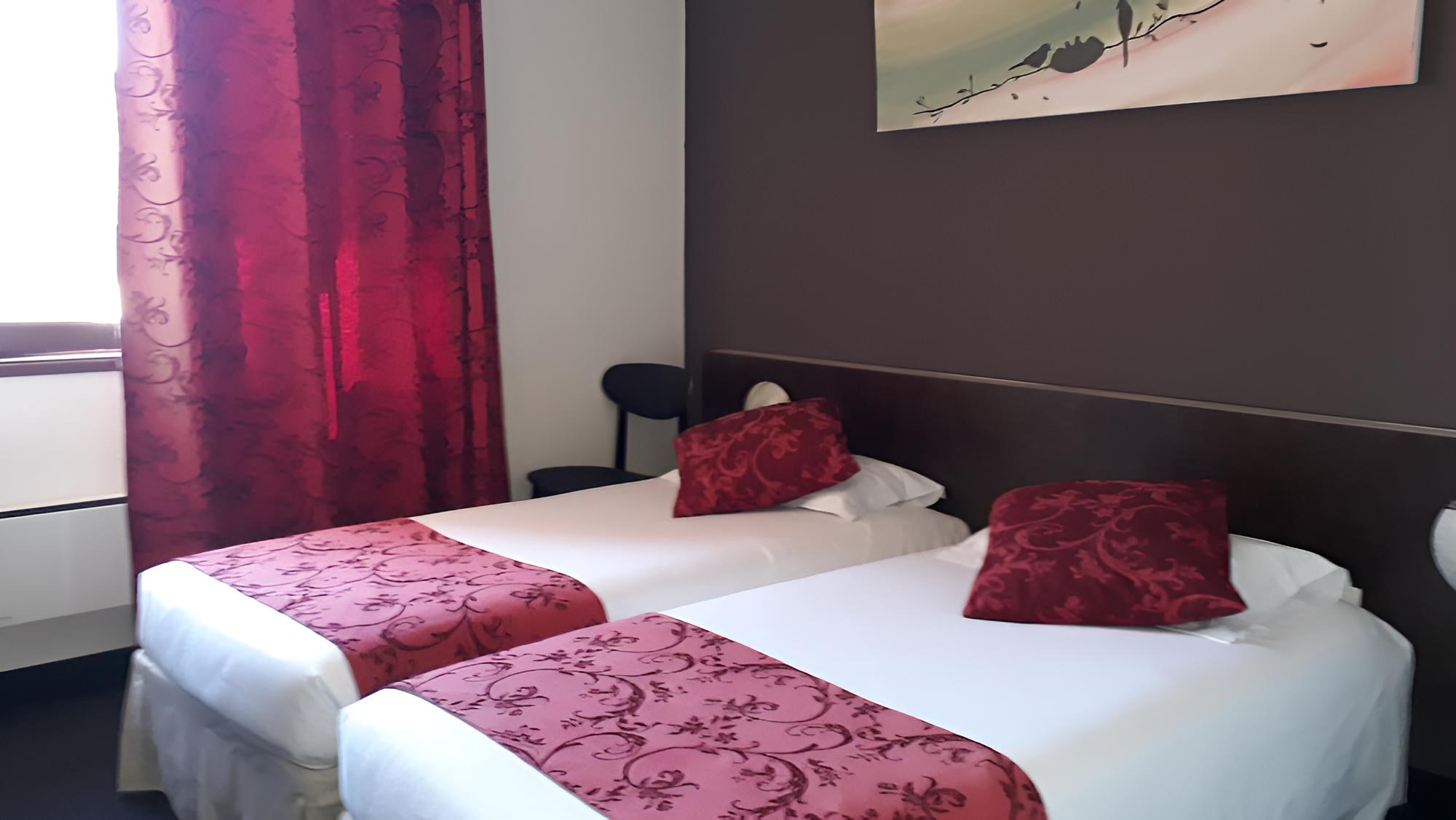 Standard Twin Room photo 2