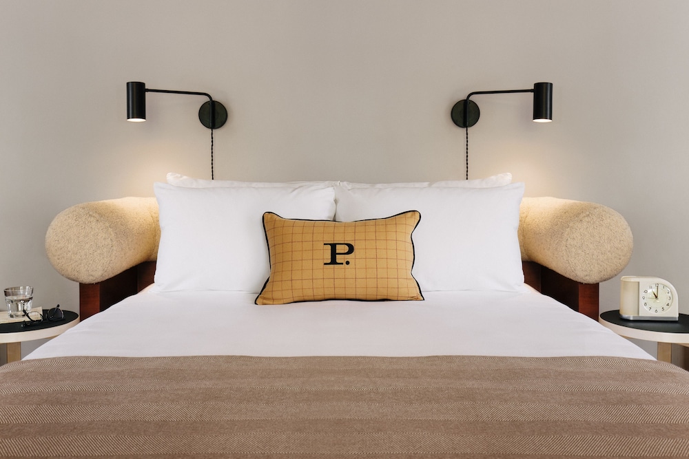 Standard Room, 1 King Bed (The King) photo 1
