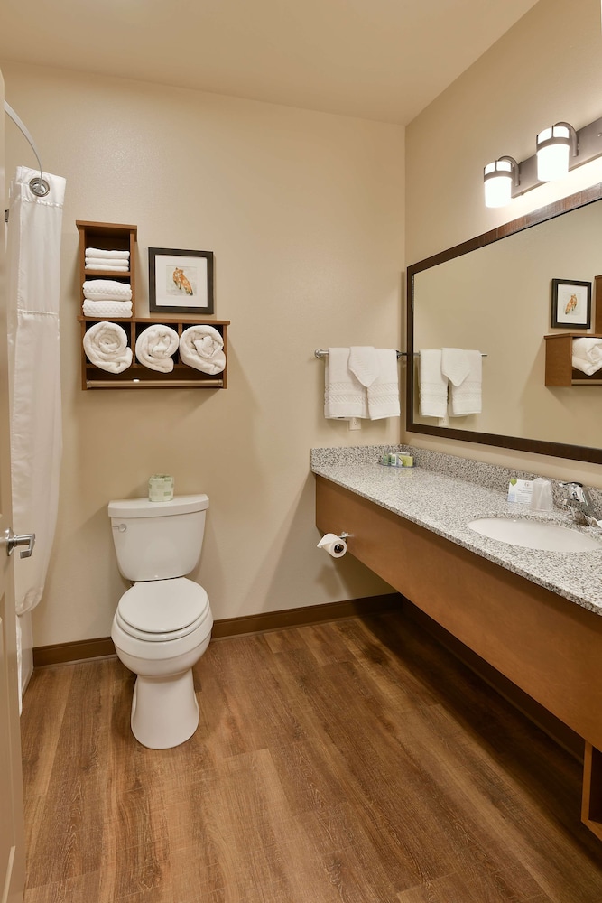 Standard Room, 2 Queen Beds (Double Queen) - Photo 2