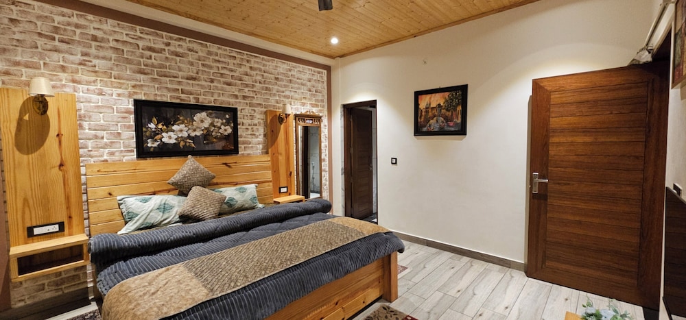 Oak Royal Suite (2BHK) - Photo 2