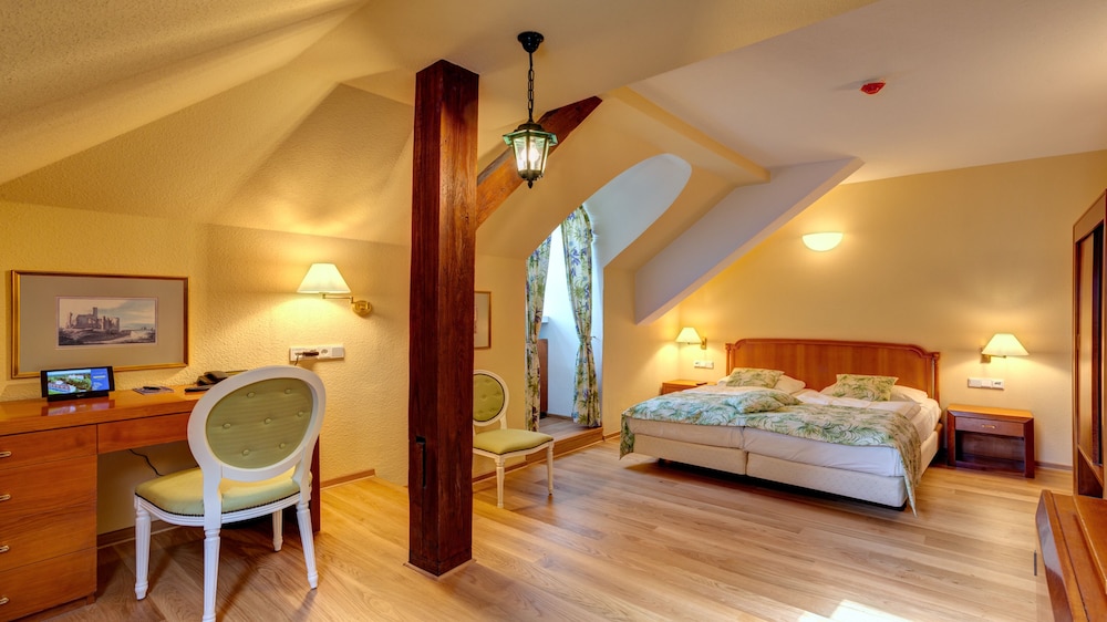 Basic Double Room (Schloss-elevator access)