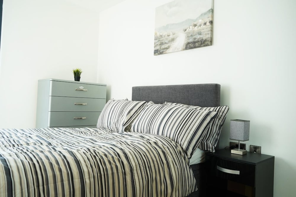 Apartment photo 2