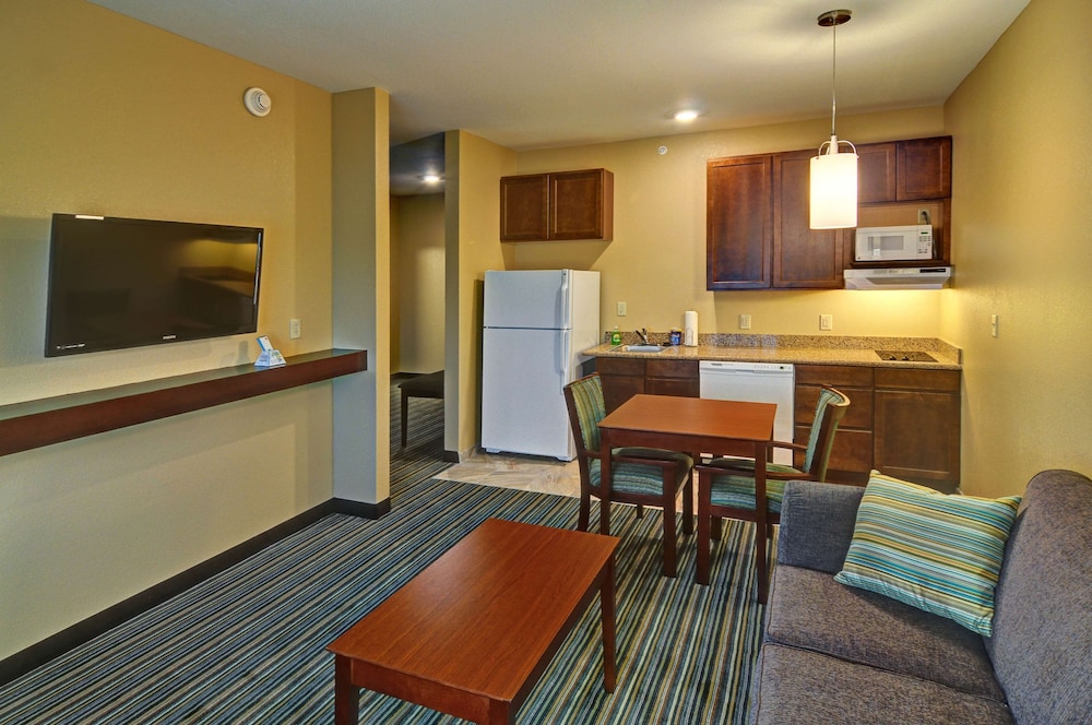 Suite, Multiple Beds, Accessible, Kitchen (with Sofabed) photo 3