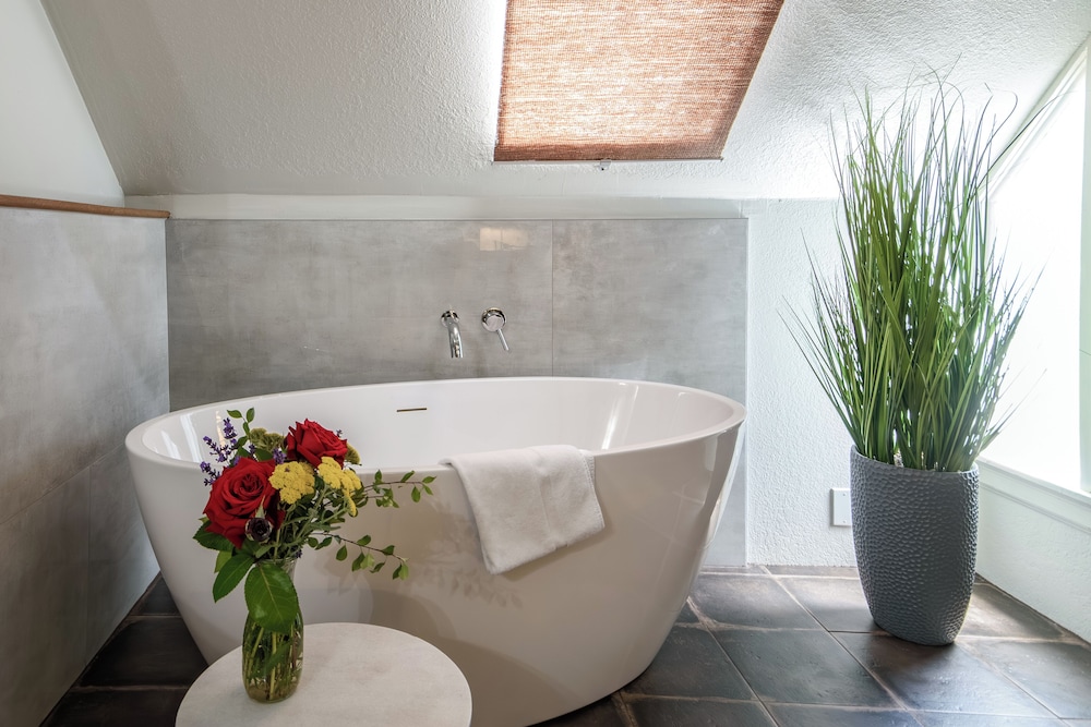 Gables Suite - Photo 2