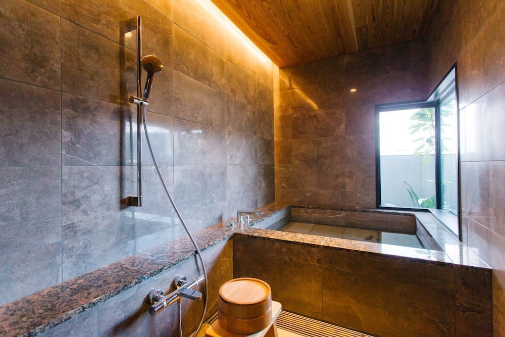 Executive Suite, King Double Bed, Non Smoking (51 Sqm) photo 2