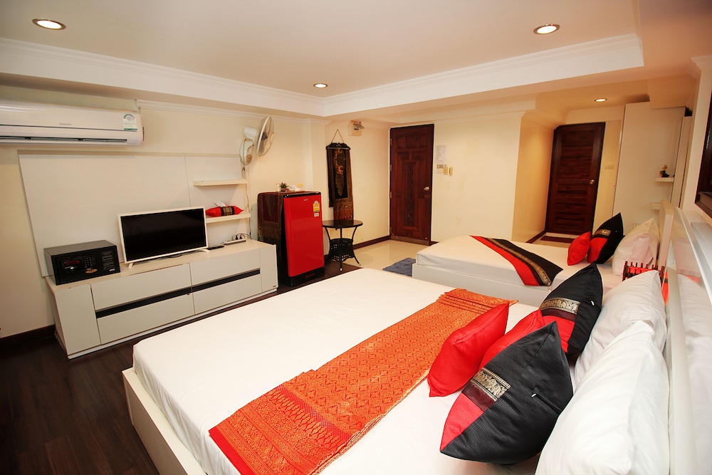 Deluxe Triple Room - Photo 11