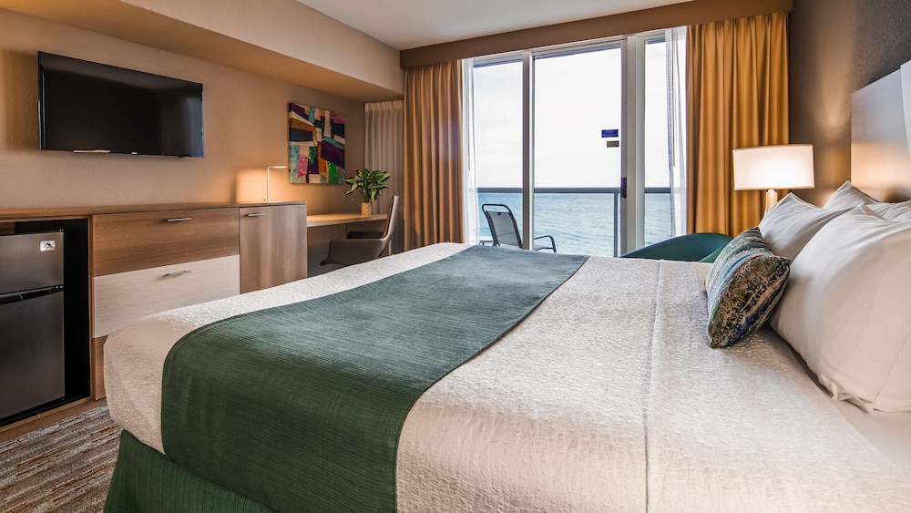 Standard Room, 1 King Bed, Balcony, Oceanfront - Photo 6