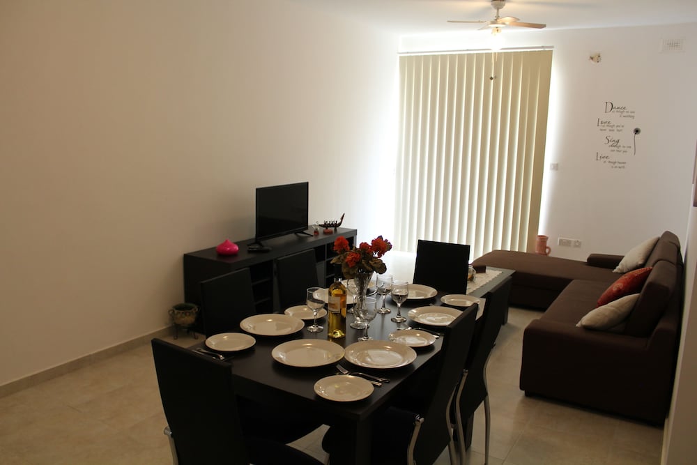 Comfort Apartment, 3 Bedrooms photo 2