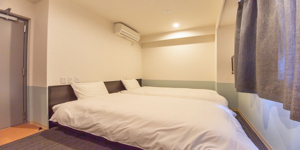 Basic Twin Room, Smoking - Photo 3
