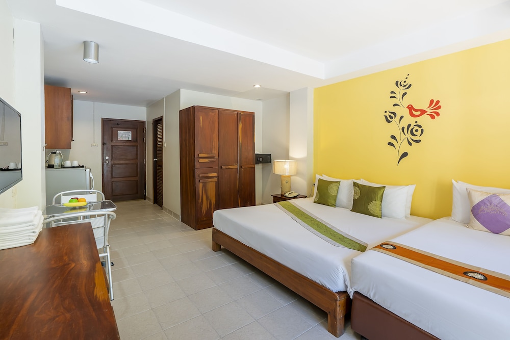 Standard Triple Room Pet Friendly - Photo 3