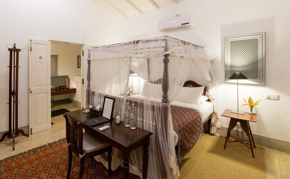 Master Room with Plunge Pool photo 2