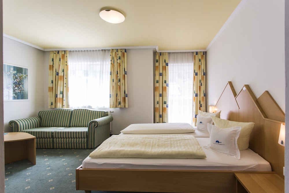 Standard Double Room, Balcony, Mountain View
