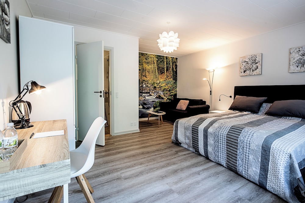 Standard Double Room photo 2