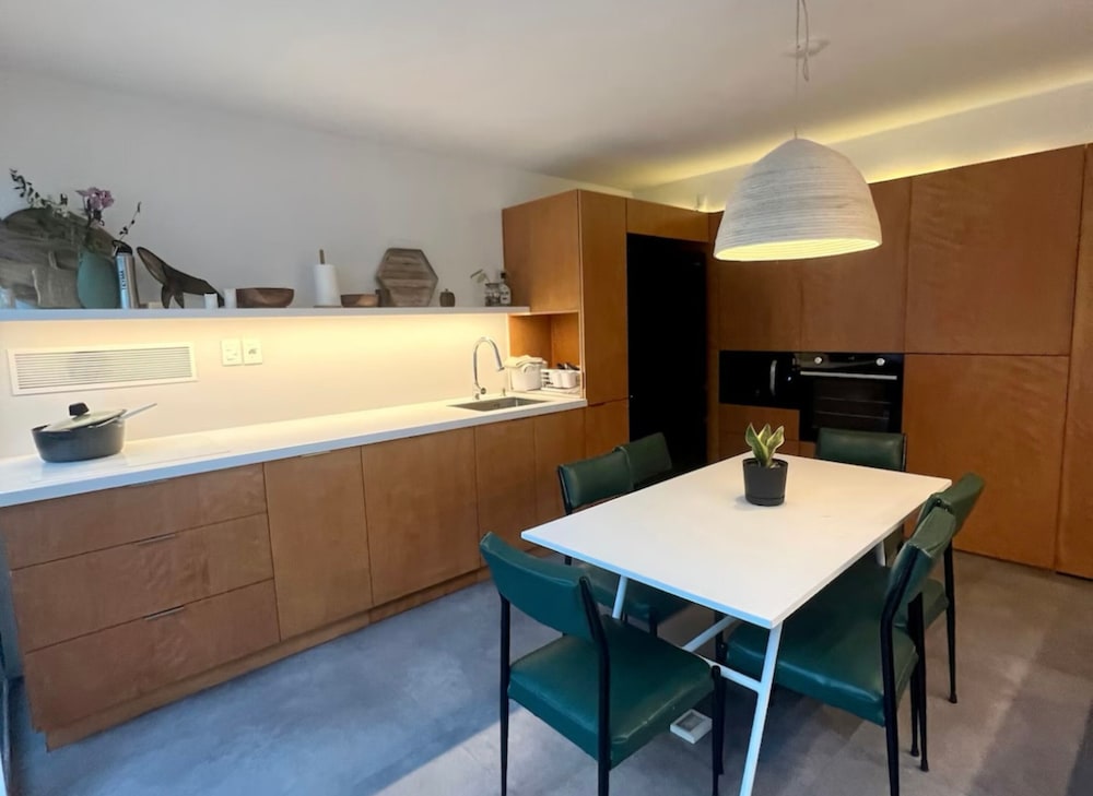 Basic House photo 3