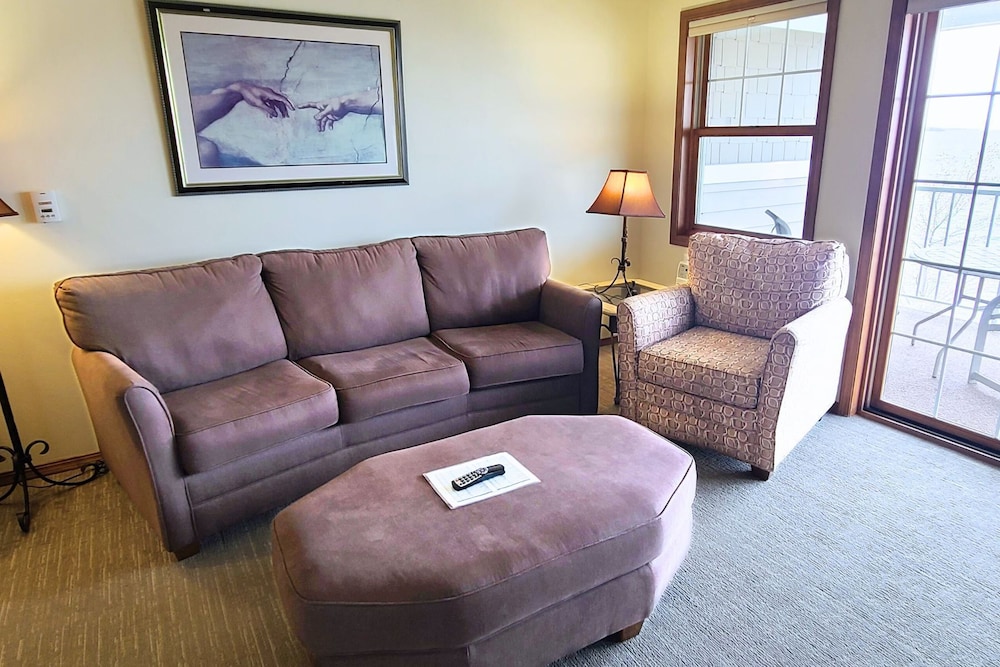 Premier King Water View