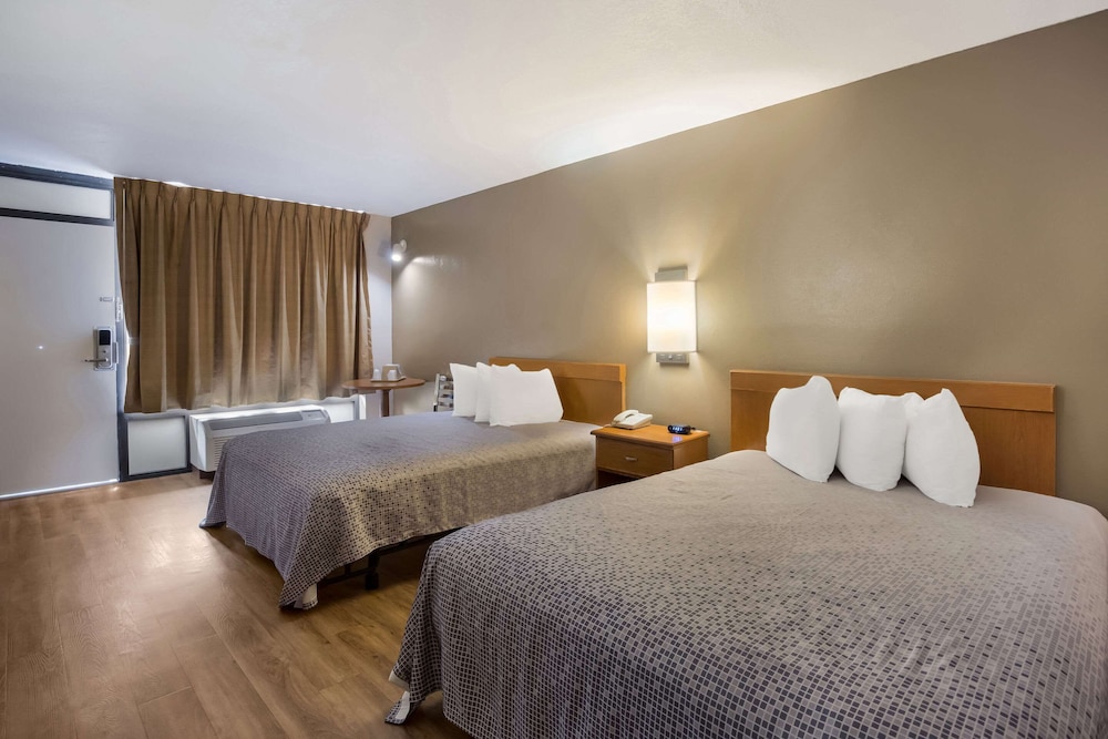 Room, 2 Double Beds, Accessible, Non Smoking photo 2