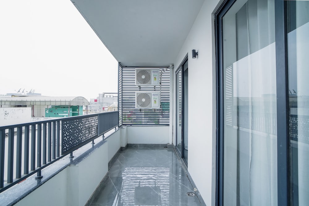 Superior Room with Balcony - Photo 5