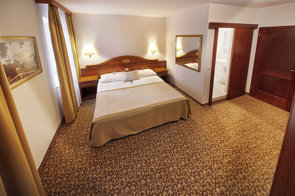 Standard Triple Room photo 2