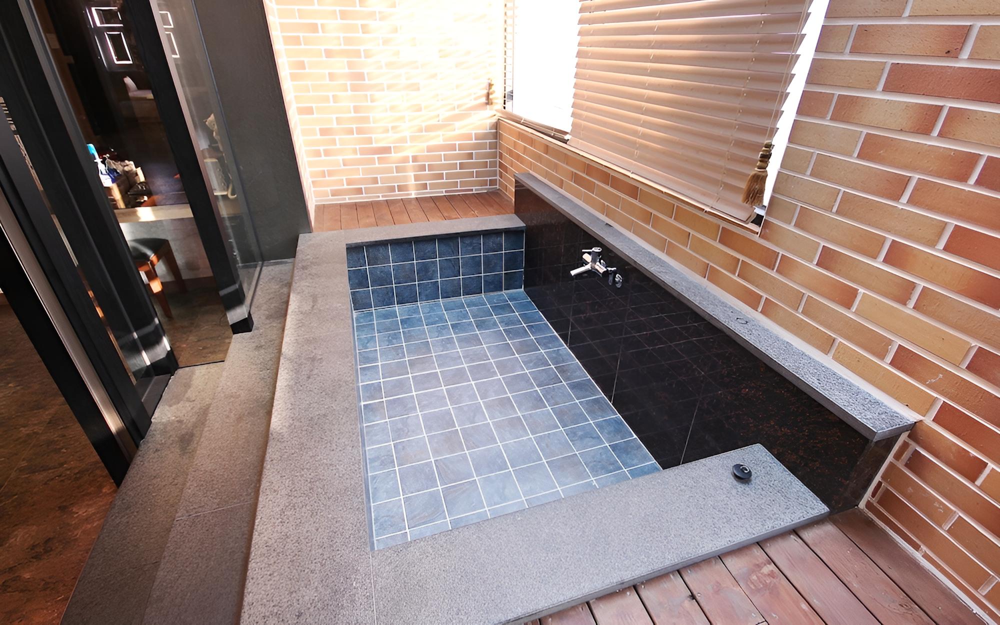 Room (Grand Terrace Room(Netflix Bathtub) () - Photo 14