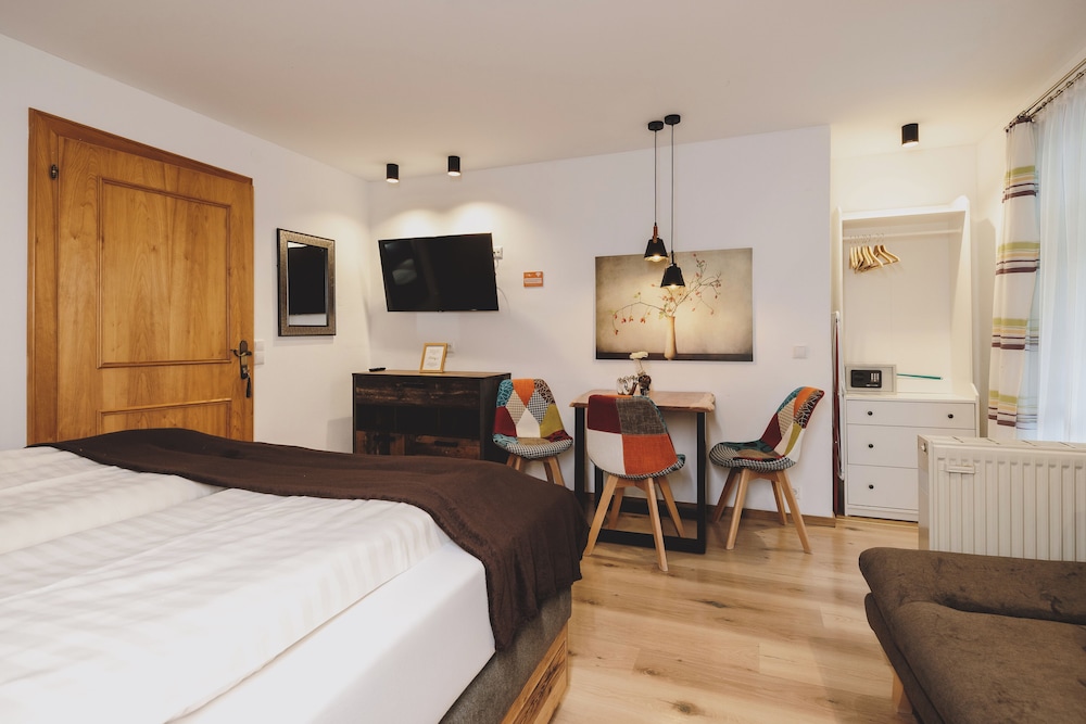 Signature Room, Balcony, Mountain View photo 2