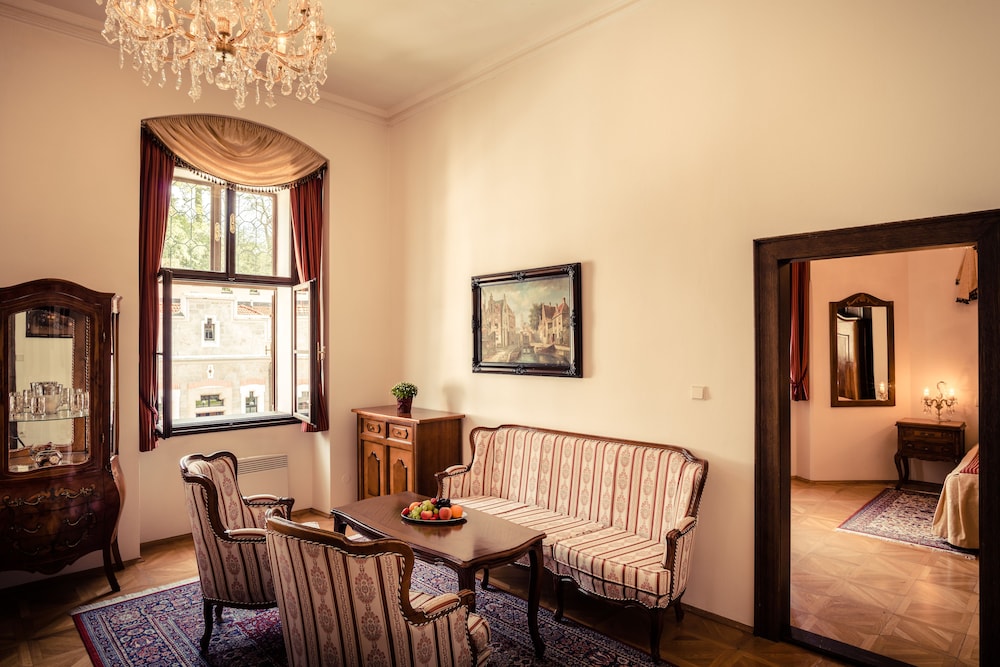 Suite (With Spa Access)