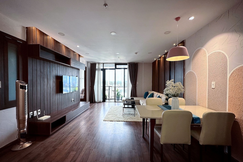 Signature Apartment, 3 Bedrooms, City View