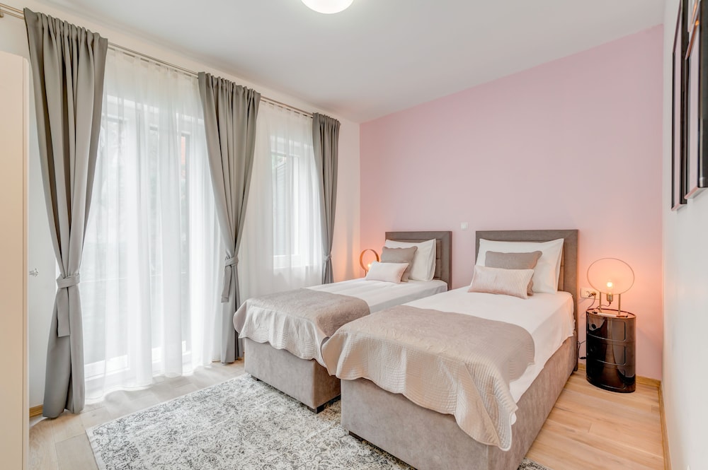 Deluxe Double Room, Balcony (London) photo 1