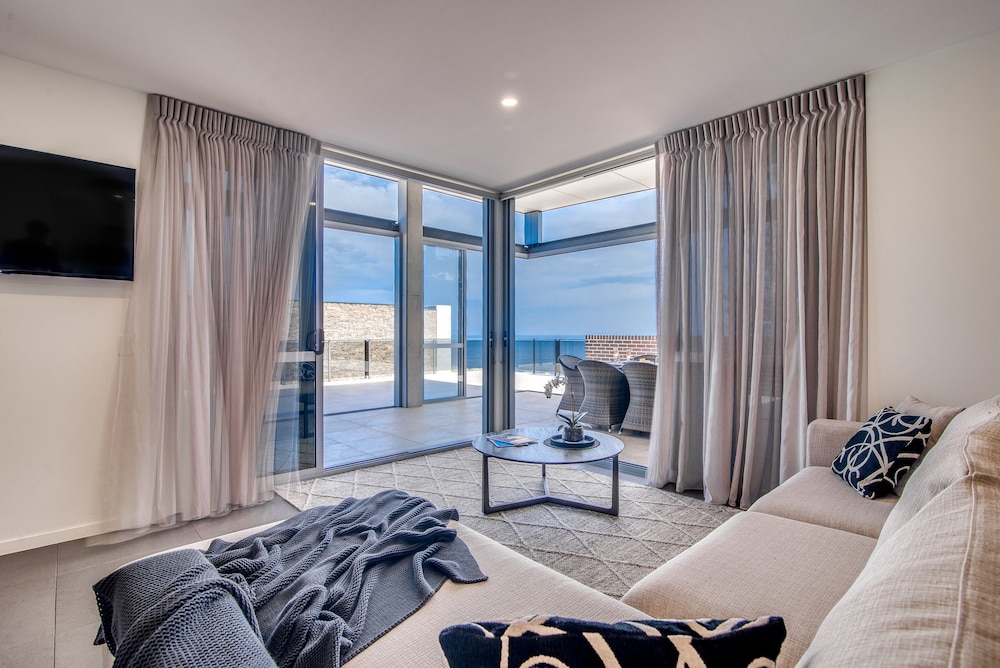 One Bedroom Penthouse Apartment photo 2