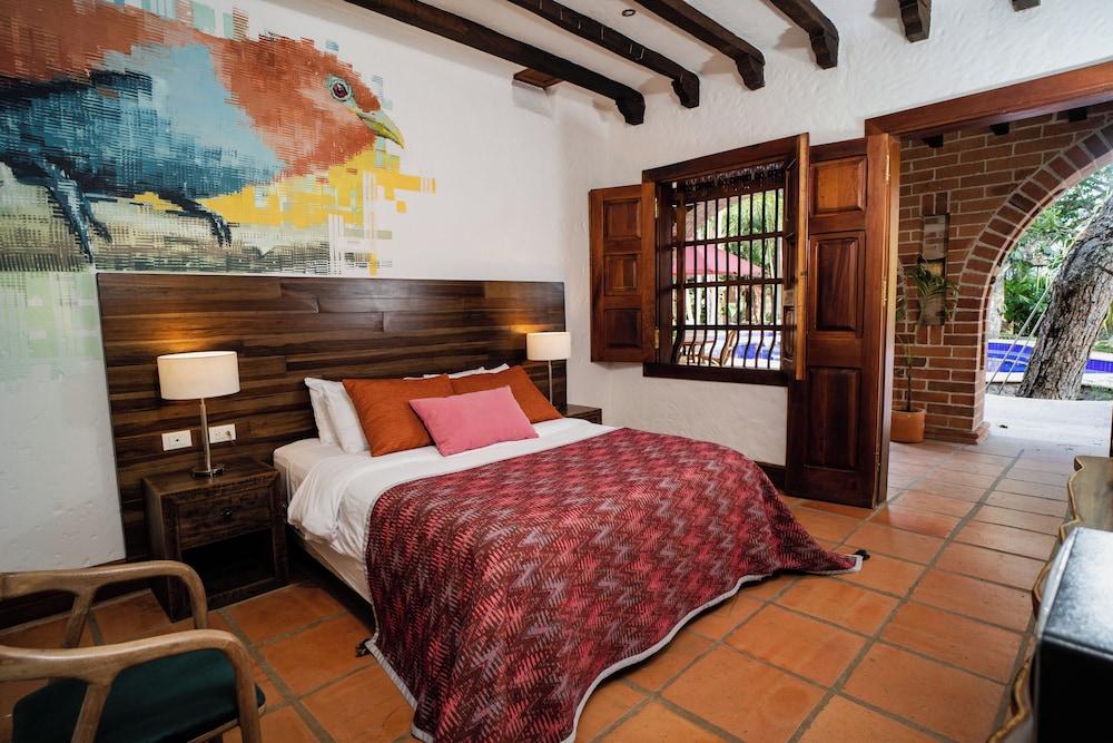 Deluxe Room, Pool View photo 1
