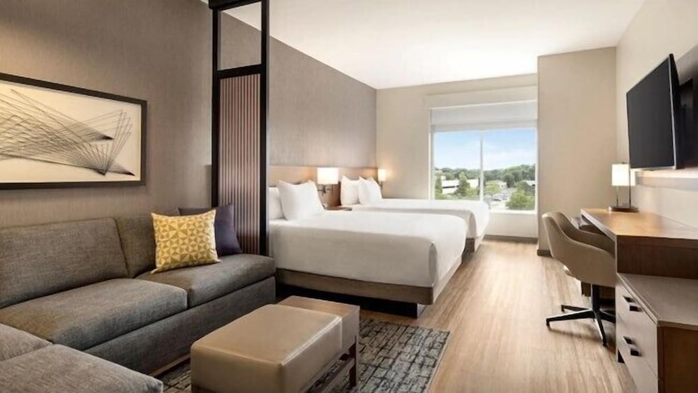 Room, Multiple Beds (High Floor) - Photo 1
