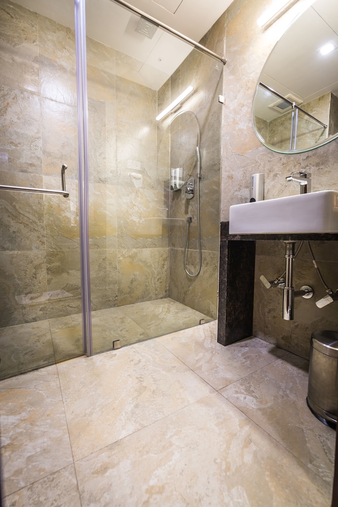 Executive Double Room - Photo 6