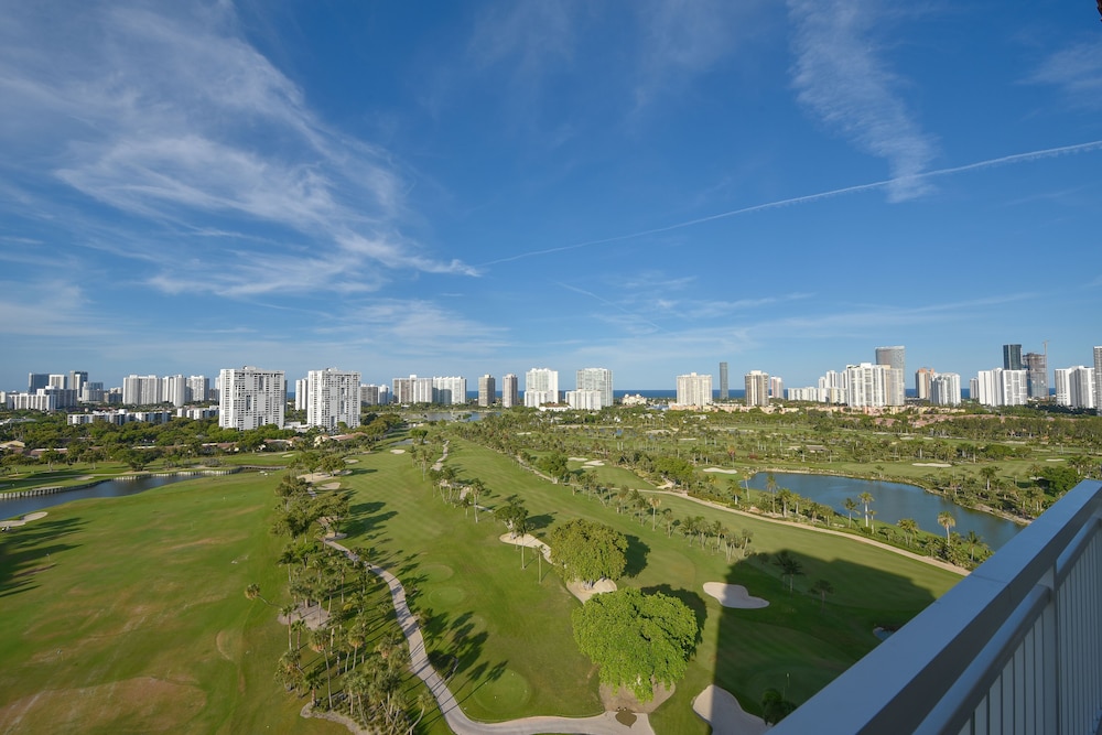 Suite, 2 Bedrooms, Golf View photo 3