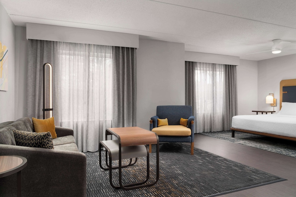 Classic Studio Suite, 1 King Bed with Sofa bed, Kitchen