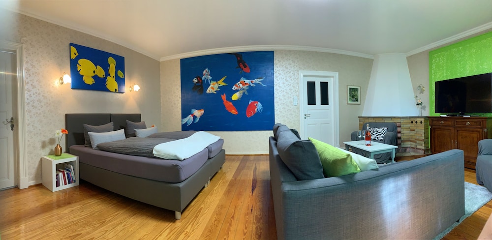 Family Room, 3 Bedrooms (incl. 1 child's room, shared kitchen) photo 1