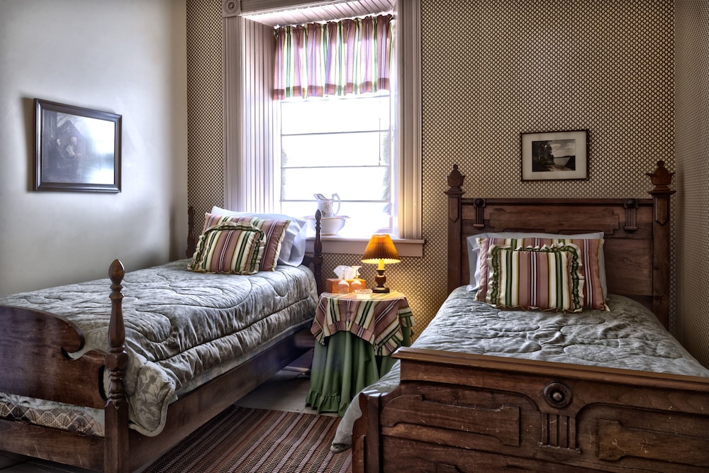 Standard Room, 2 Twin Beds photo 2